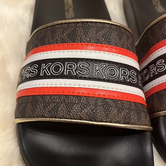 New Michael Kors Gilmore slide - Picture 2 of 8